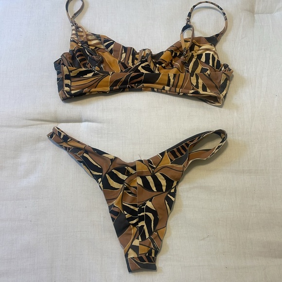 Boys + Arrows Bikini - Picture 4 of 7